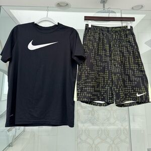 Nike Athletic Shorts/Top Set